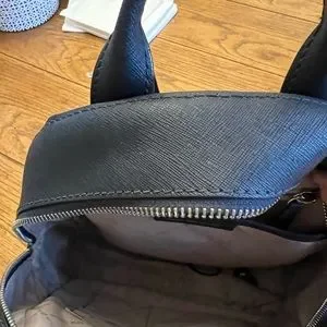 Michael Kors medium backpack. Like new. Used a few times . Nonsmoking home. Vintage Genuine Black Vinyl Michael Kors Organizer Backpack  main image 4